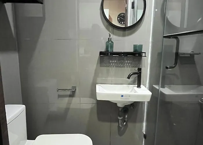 アパート Air Residences Minimal Style Unit W Balcony - Near Trident Tower And Salcedo *