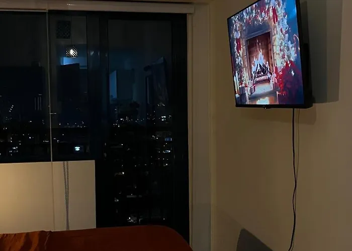 Air Residences Minimal Style Unit W Balcony - Near Trident Tower And Salcedo アパート マニラ市