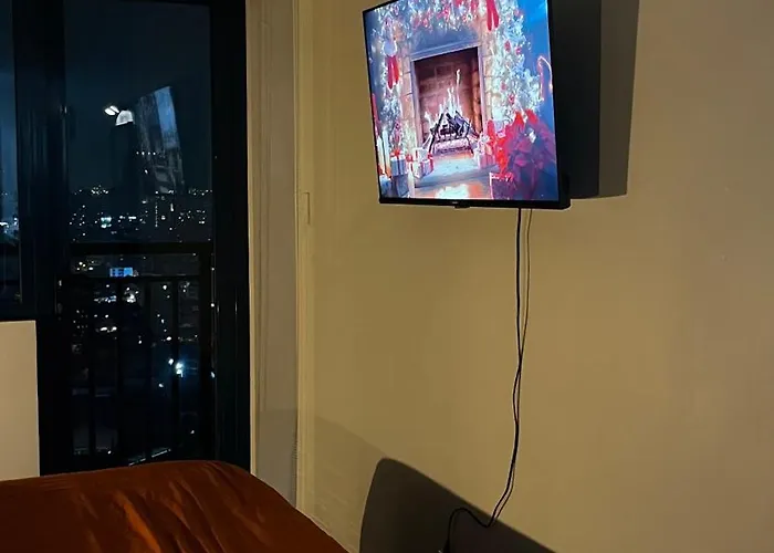 Air Residences Minimal Style Unit W Balcony - Near Trident Tower And Salcedo マニラ市